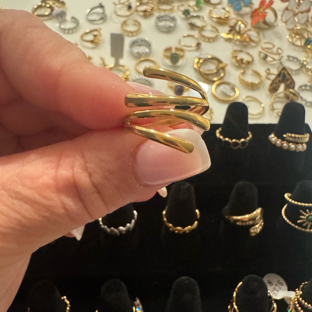 Elegant Gold Spiral Ring Ring 18 k plated gold